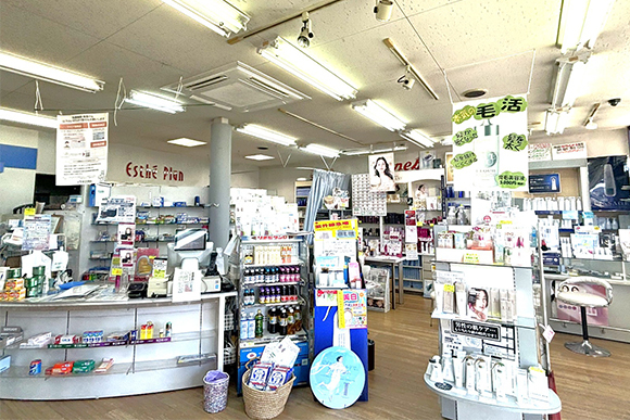 髙野薬局　内観